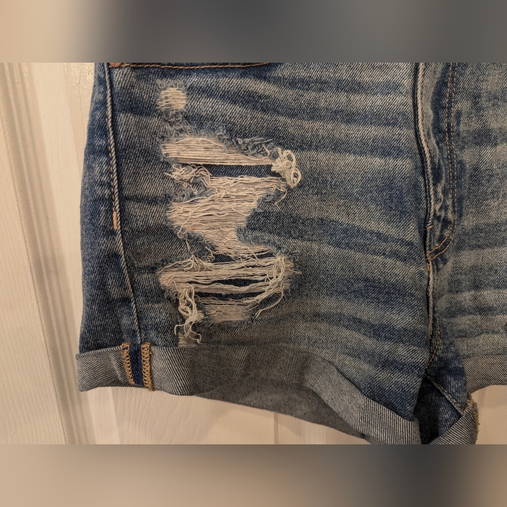American Eagle Mom short distress ripped blue beach boho jean denim Short sz 6 t - Picture 3 of 8
